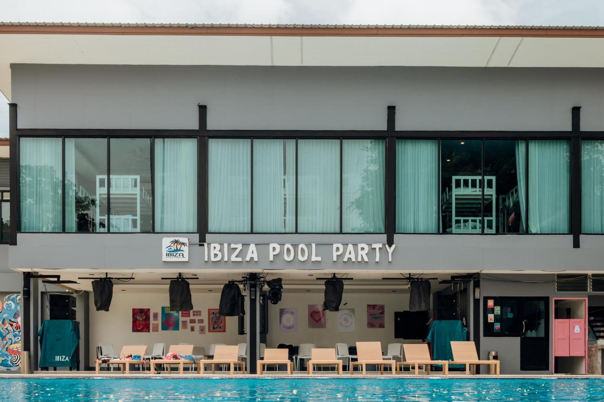 Ibiza Phi Phi Hotel Exterior photo