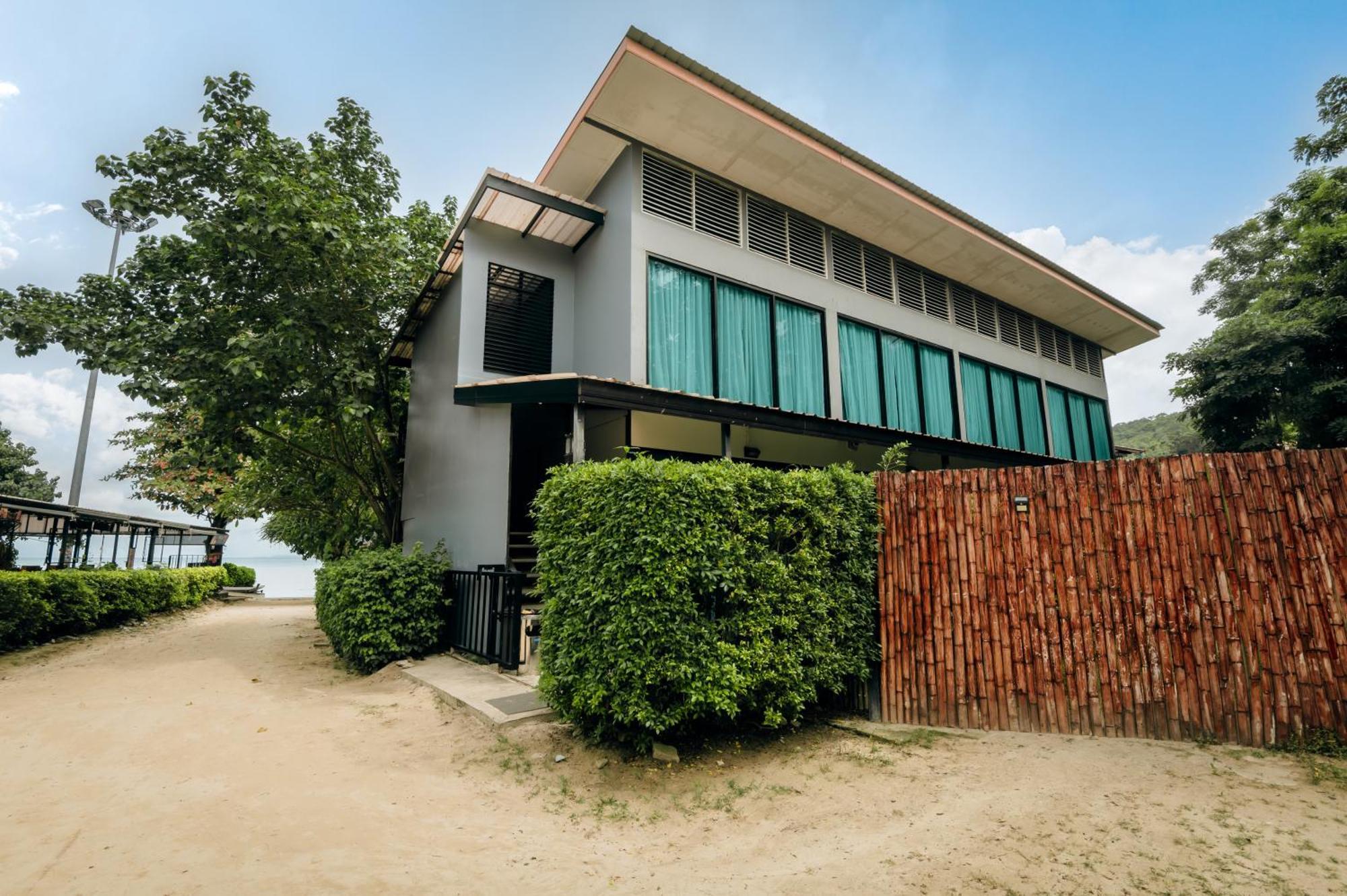 Ibiza Phi Phi Hotel Exterior photo